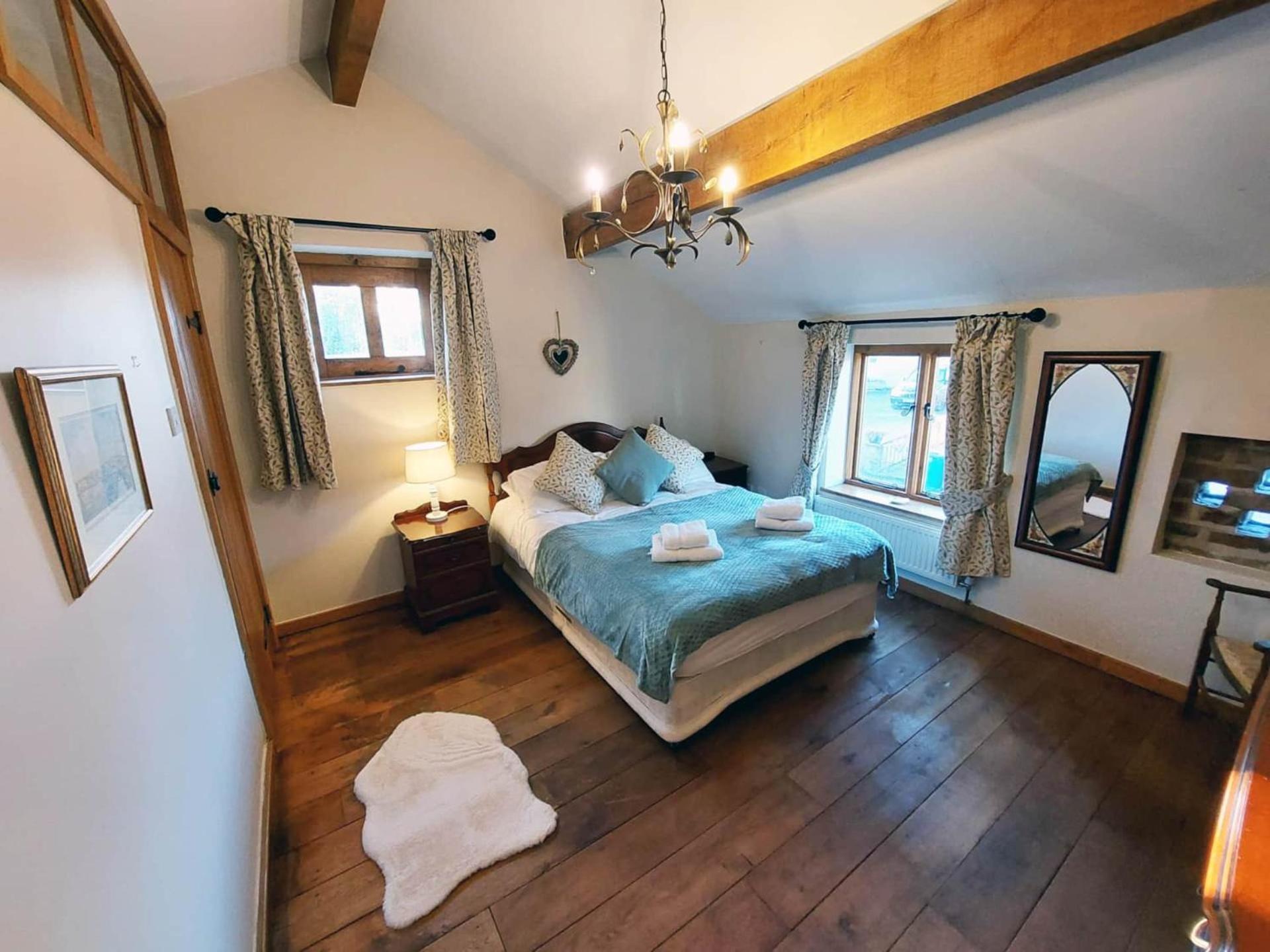 The Old Mill Barn With Hot Tub And Private Use Of Heated Pool Wirral Exterior foto