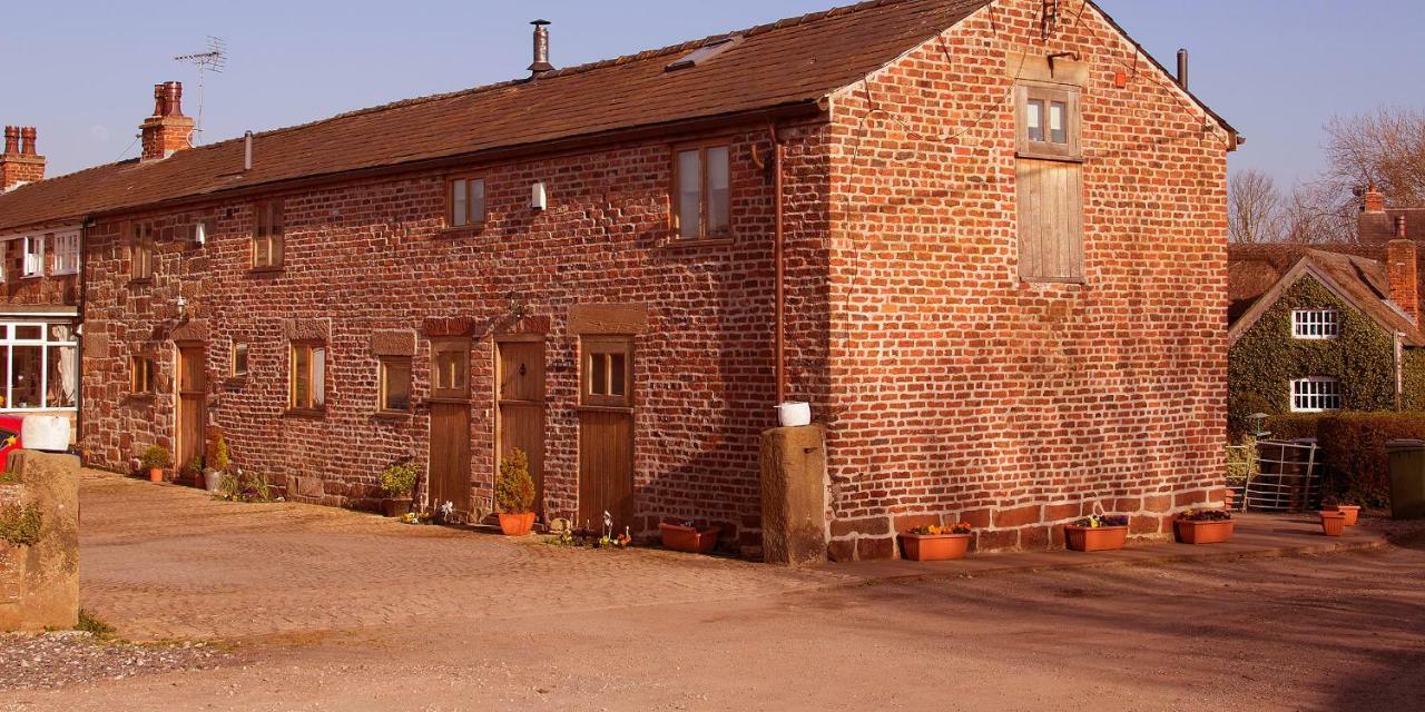 The Old Mill Barn With Hot Tub And Private Use Of Heated Pool Wirral Exterior foto